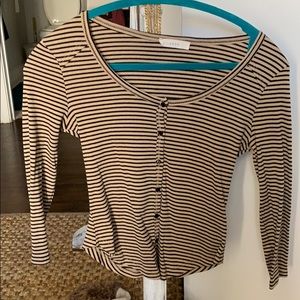 Cropped shirt size small